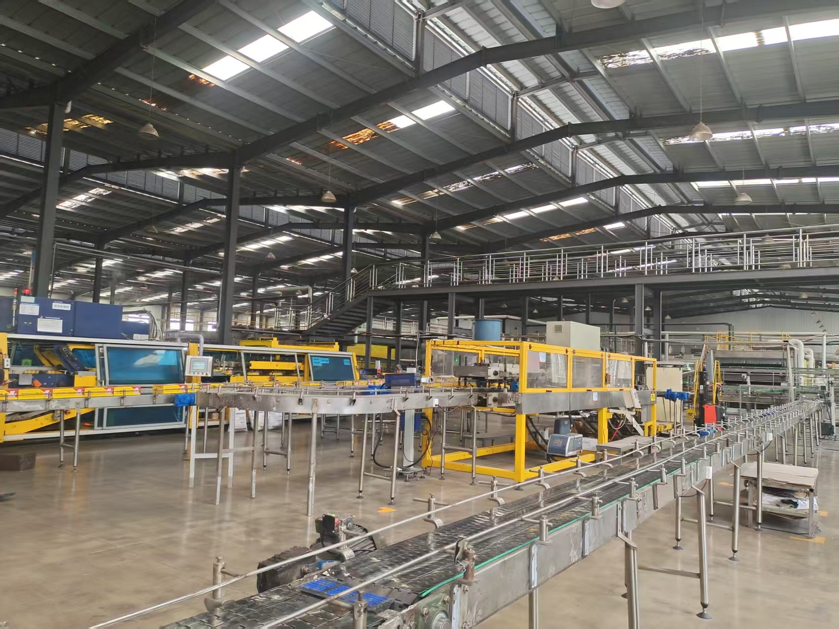 High Quality Traditional Ale Custom Brewed with Premium Malt Ingredients Bottle-Filtered Stout BeerWholesale Available