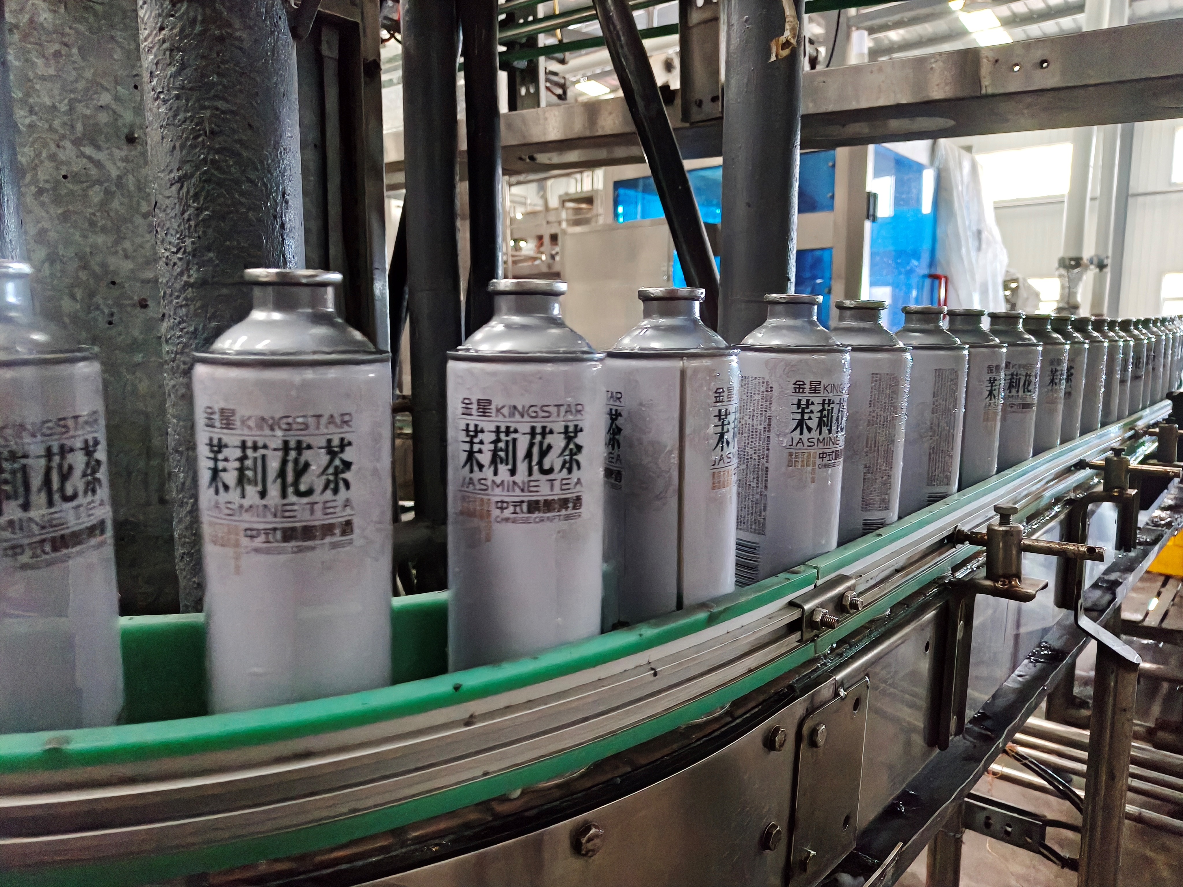 High Quality Traditional Ale Custom Brewed with Premium Malt Ingredients Bottle-Filtered Stout BeerWholesale Available